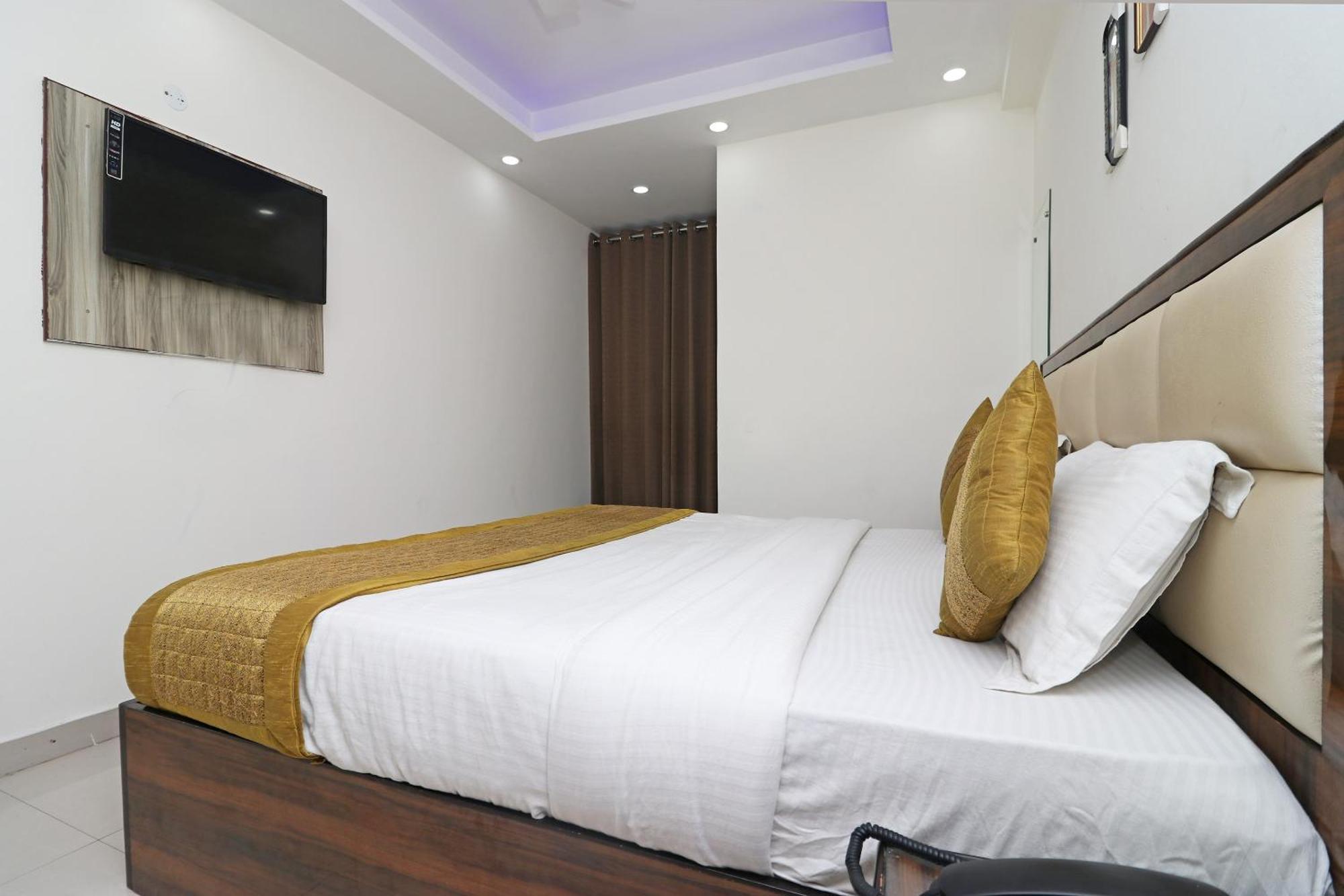 Hotel O Sweet Palace New Delhi Eksteriør billede